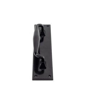Black Pull Handle on Backplate