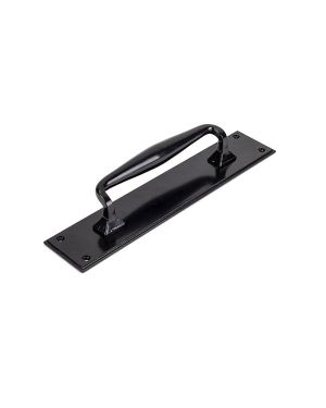 Black Pull Handle on Backplate