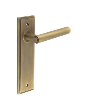 Richmond Lever On Backplate - Antique Brass