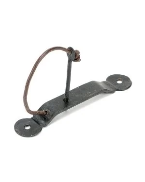 External Beeswax Locking Penny End Screw on Staple