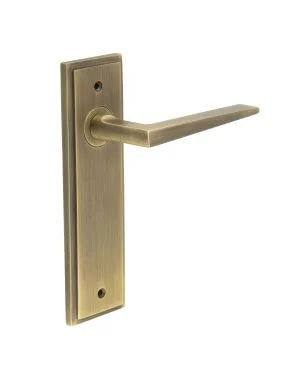 Mayfair Lever On Backplate - Antique Brass