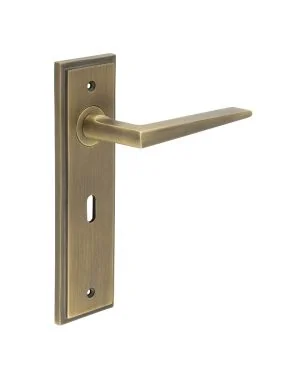 Mayfair Lever On Backplate - Antique Brass