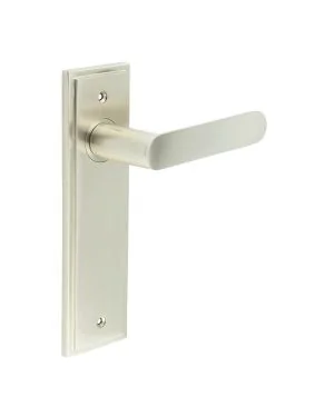 Kensington Lever On Backplate - Satin Nickel